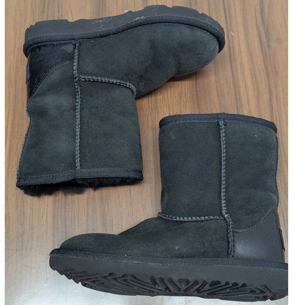 UGG Classic Short Black Suede Patent Heel Boots Kids Size 13 Toddler 1153966T
